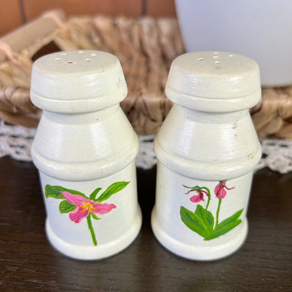 Vintage Hand Painted Salt Pepper Shakers‎ Wooden Cottagecore Flower Design